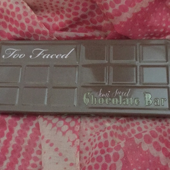 Too faced semi sweet chocolate bar eye palette - Picture 1 of 3